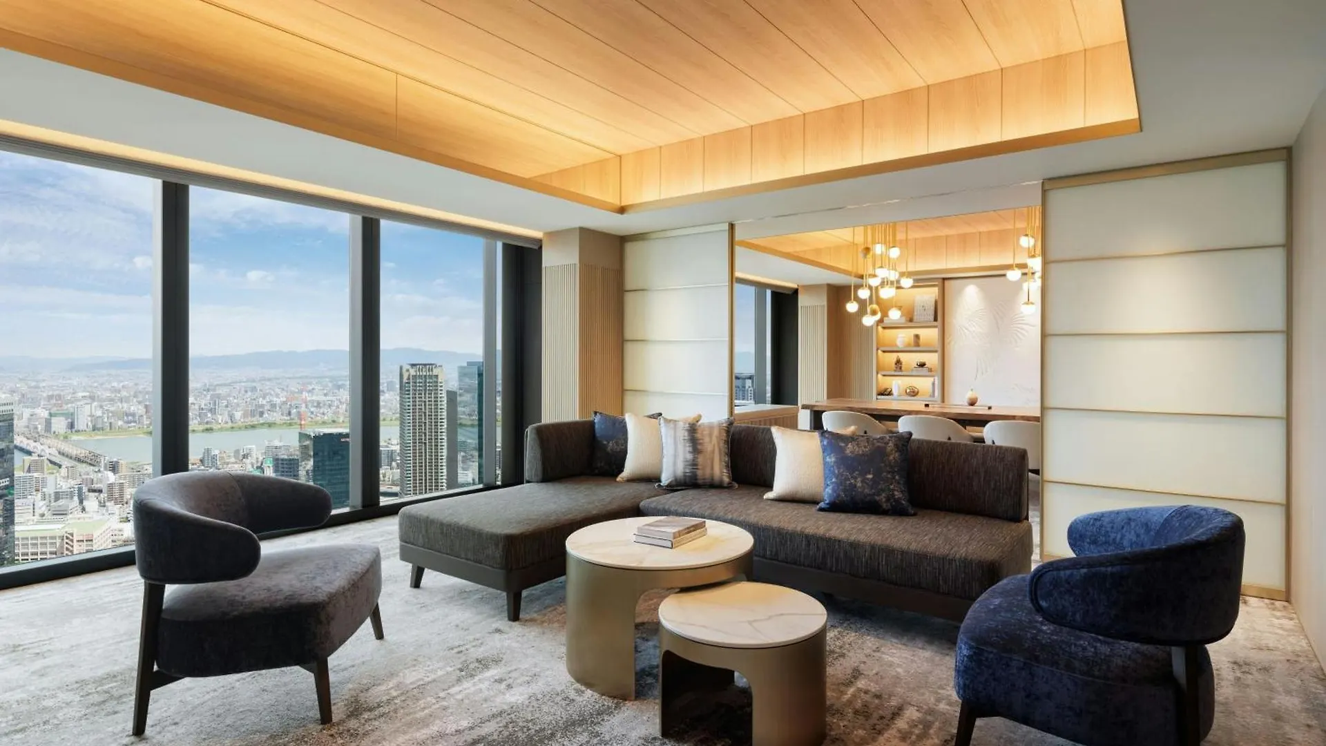 The Osaka Station Hotel, Autograph Collection 5*,  日本