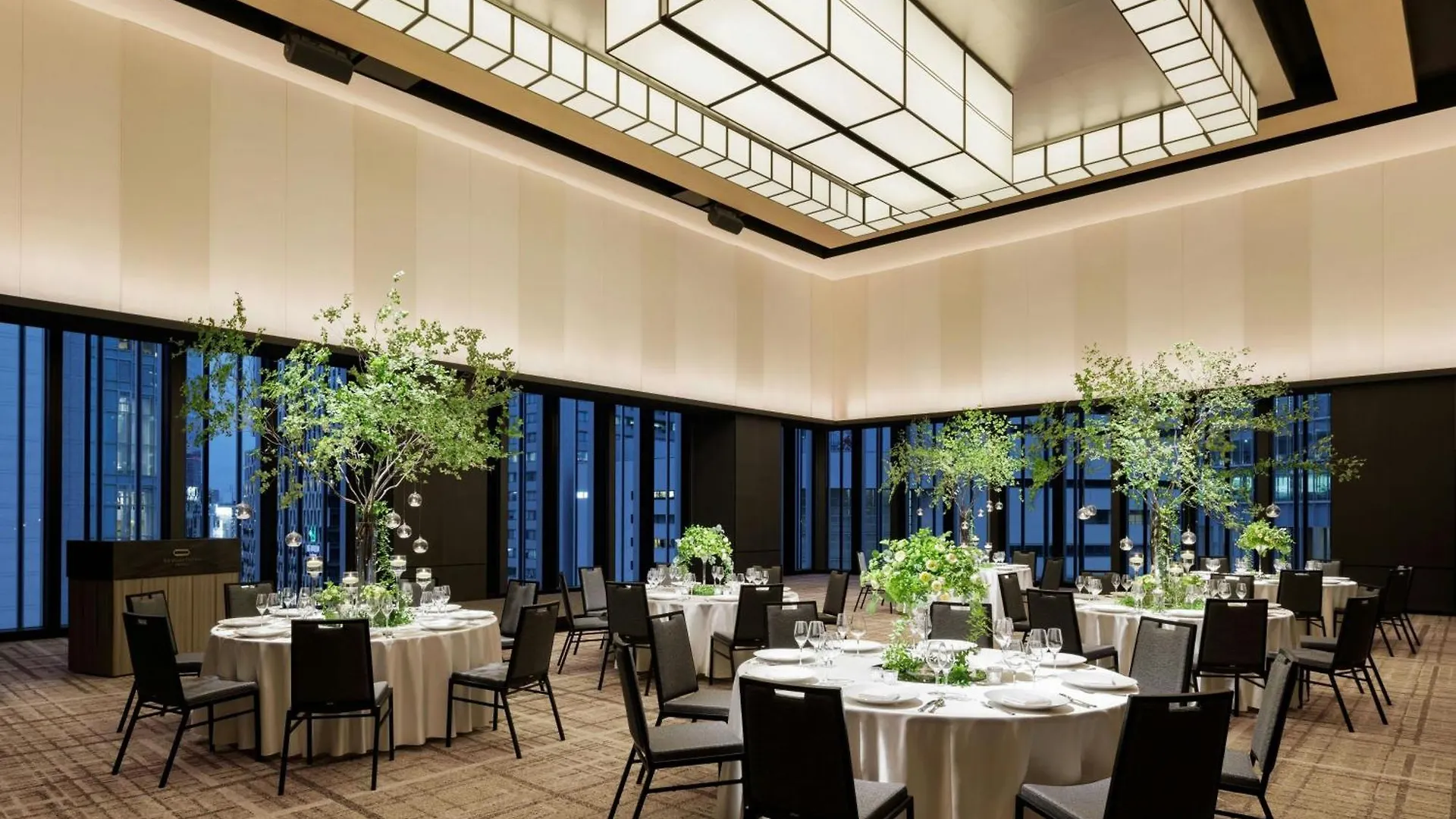 The Osaka Station Hotel, Autograph Collection מלון